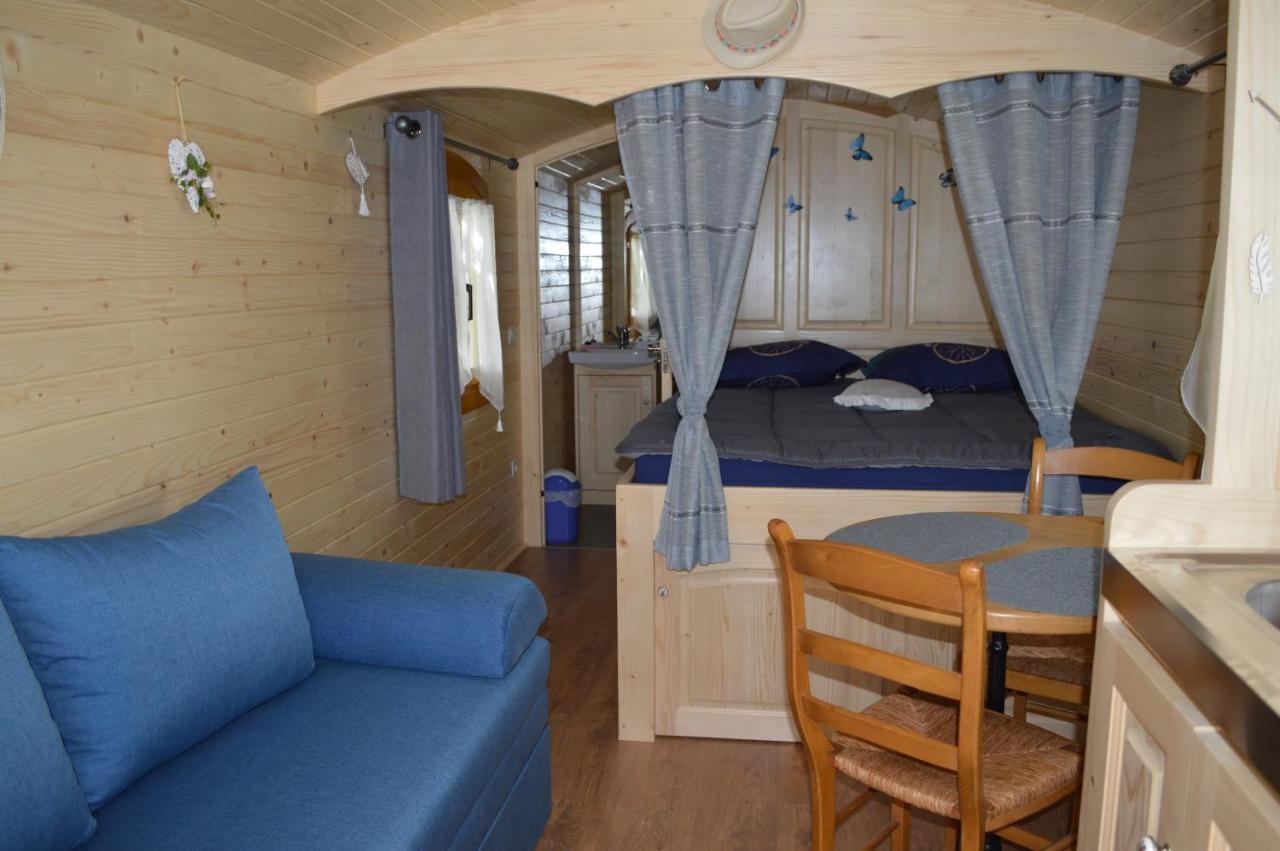 Le Clocher De Neyran Hotell Saint-Gervais-sur-Mare Exteriör bild