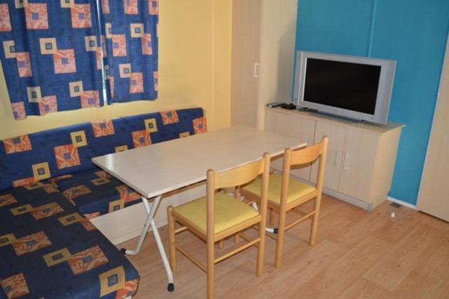Le Clocher De Neyran Hotell Saint-Gervais-sur-Mare Exteriör bild