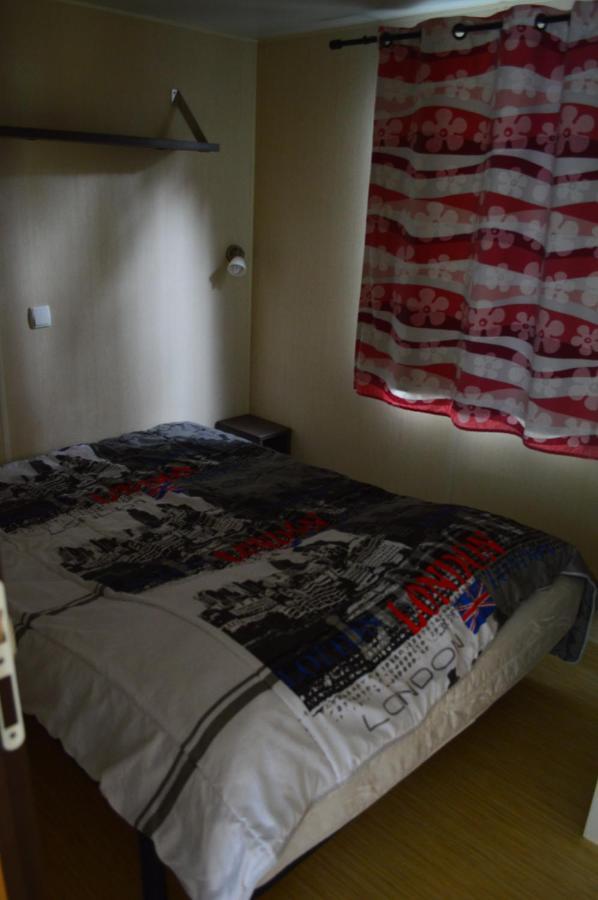 Le Clocher De Neyran Hotell Saint-Gervais-sur-Mare Exteriör bild