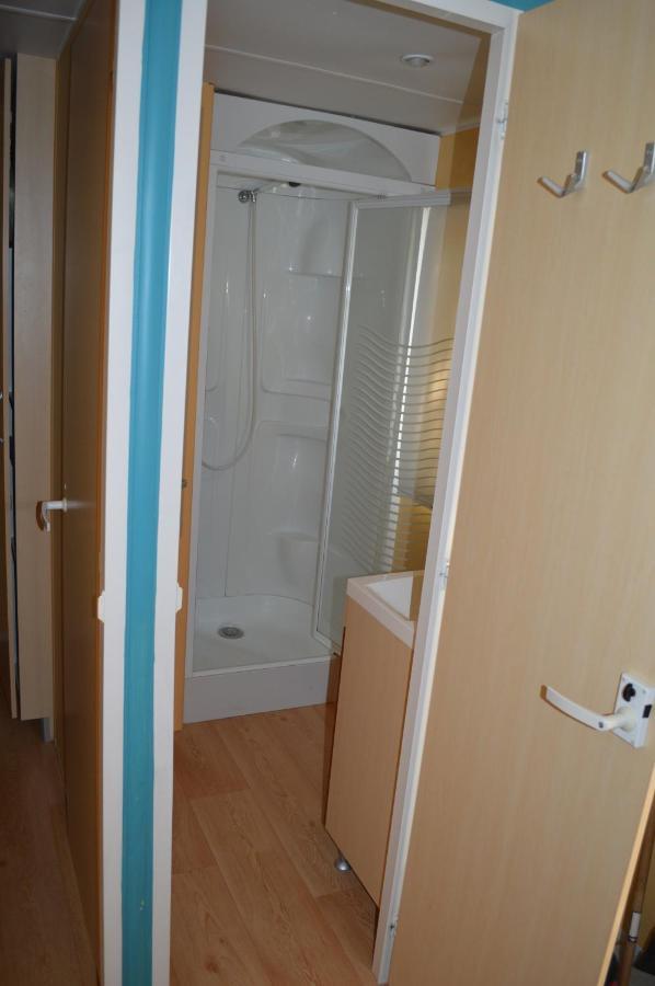 Le Clocher De Neyran Hotell Saint-Gervais-sur-Mare Exteriör bild