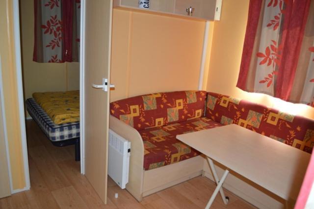Le Clocher De Neyran Hotell Saint-Gervais-sur-Mare Exteriör bild